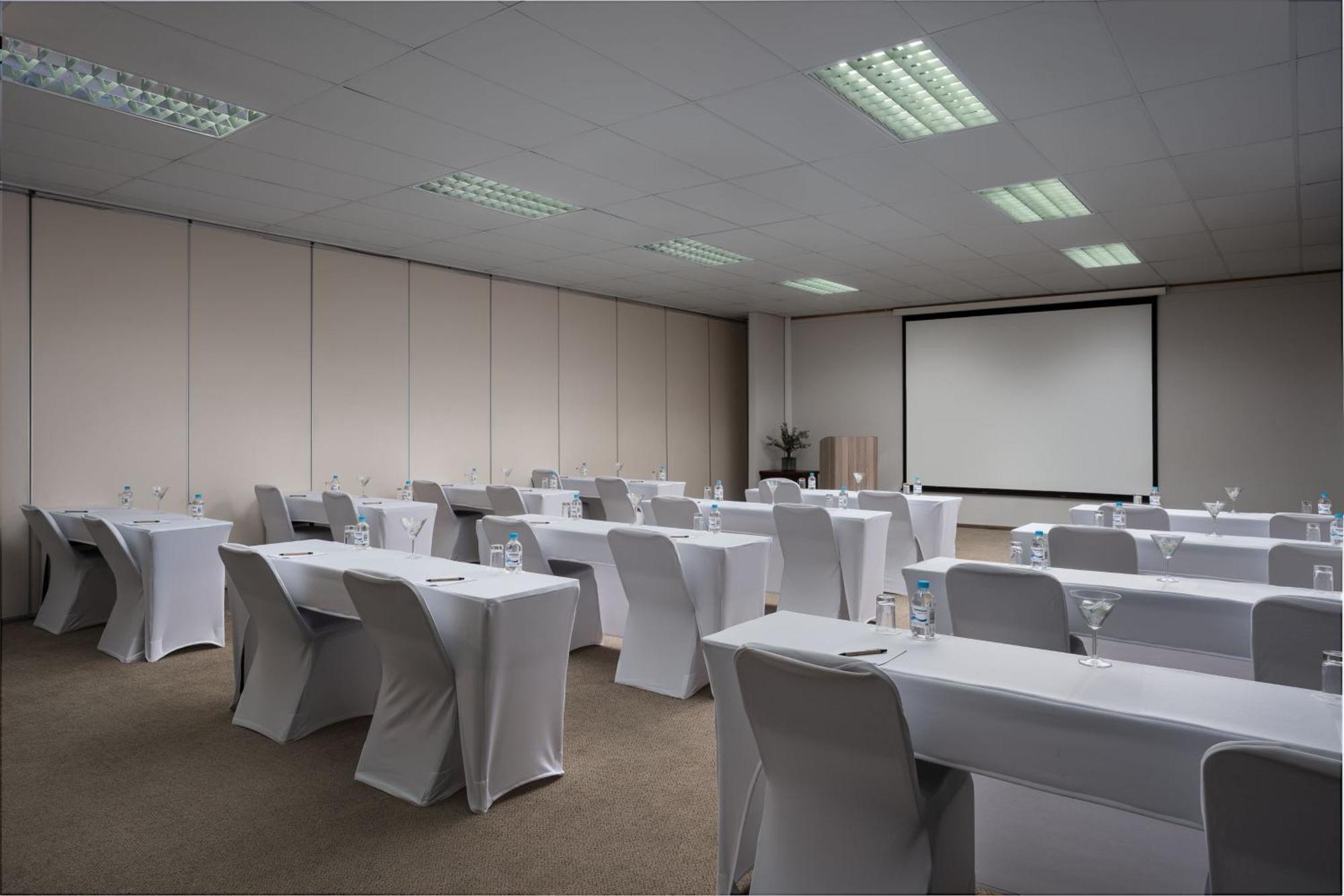 Protea Hotel By Marriott Walvis Bay Indongo Экстерьер фото