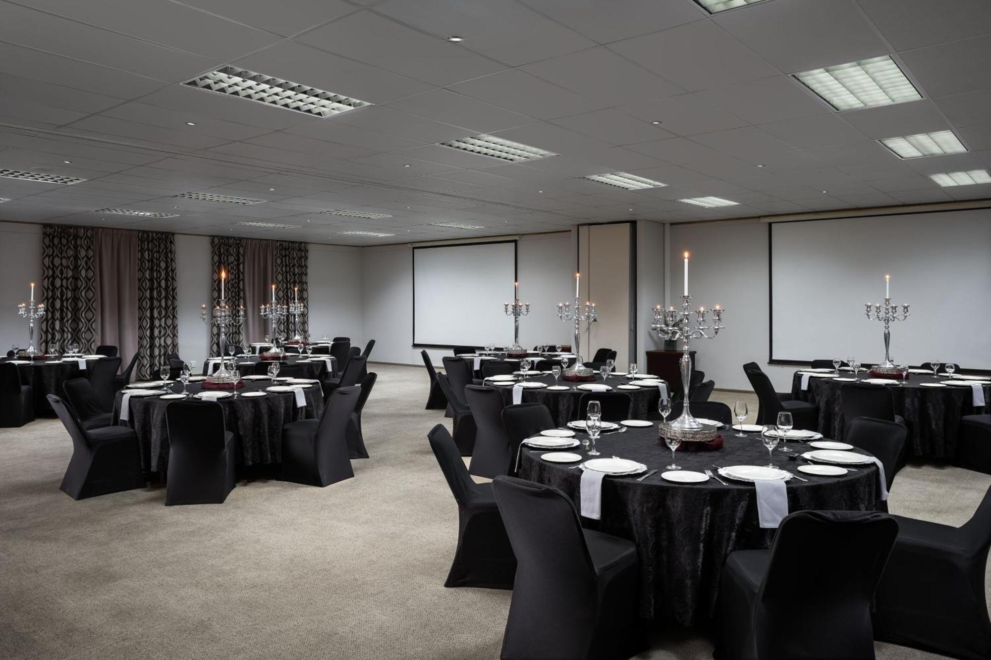 Protea Hotel By Marriott Walvis Bay Indongo Экстерьер фото