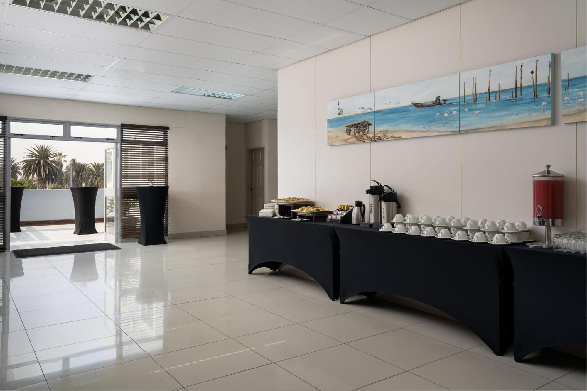 Protea Hotel By Marriott Walvis Bay Indongo Экстерьер фото