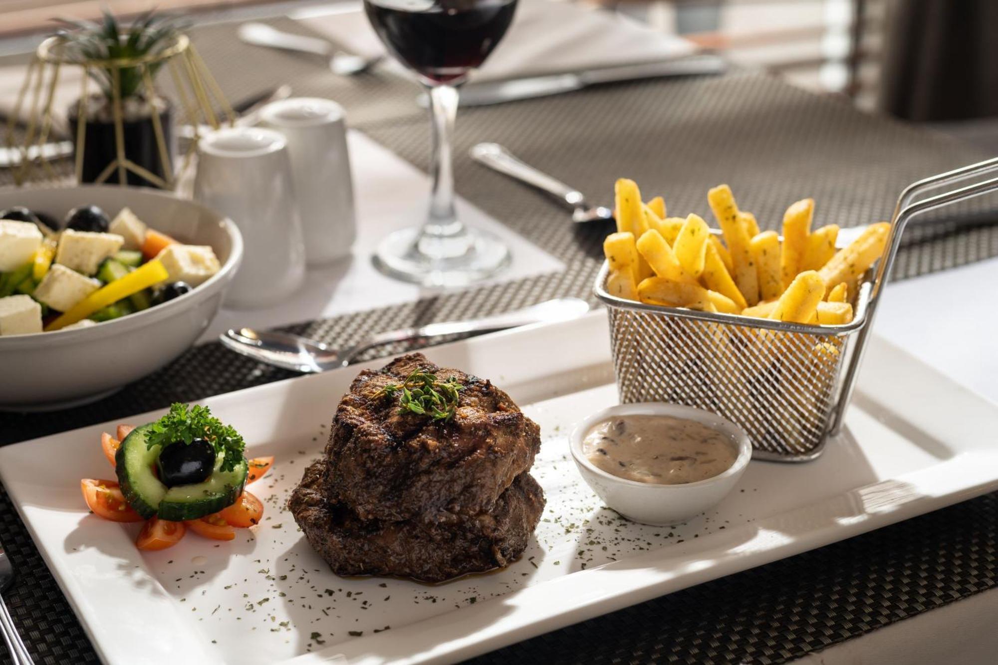 Protea Hotel By Marriott Walvis Bay Indongo Экстерьер фото