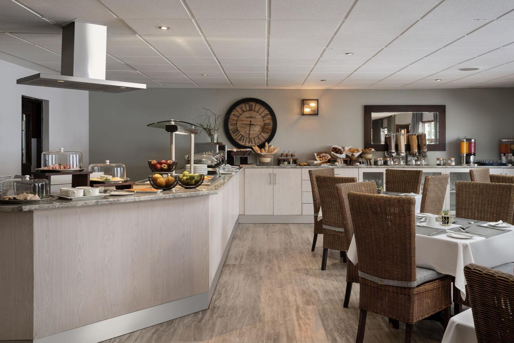 Protea Hotel By Marriott Walvis Bay Indongo Экстерьер фото