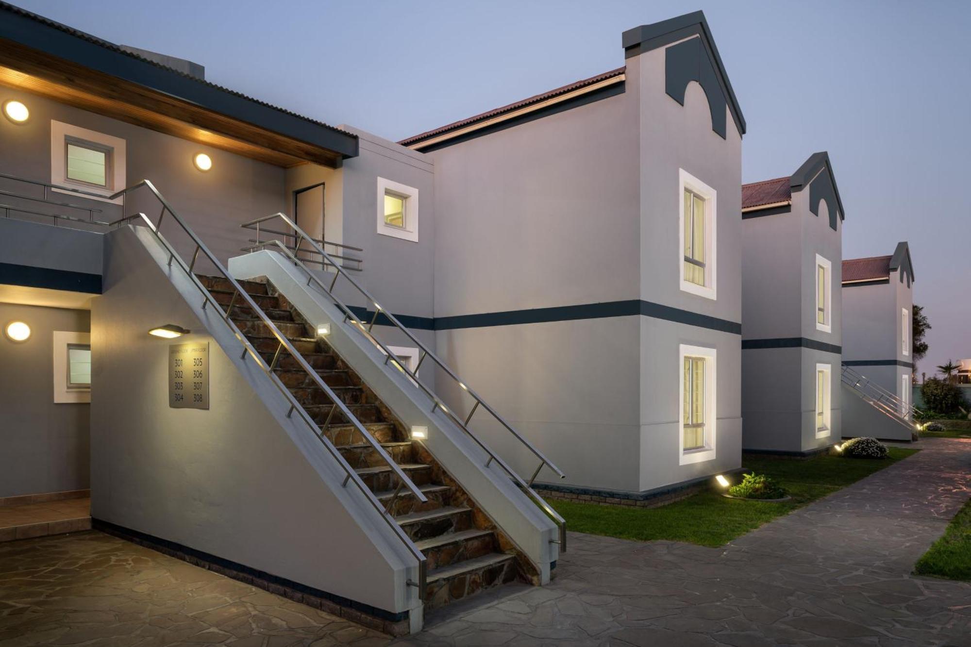 Protea Hotel By Marriott Walvis Bay Indongo Экстерьер фото